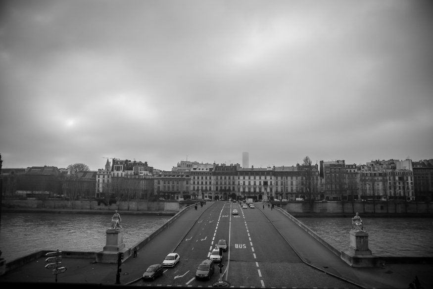 내가 파리에 머무는 동안 날씨는 흐림을 유지했다.JPG